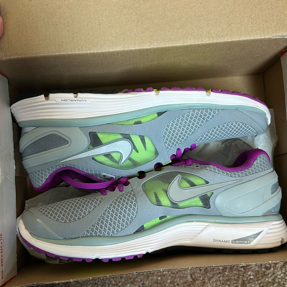 Women’s Nike Shoe - Never Worn